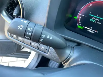 TOYOTA C-HR 1.8 Hybrid TeamD NAVI TECHNIK-PAKET PDC SHZ