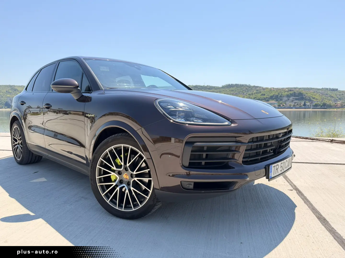 Porsche Cayenne E-Hybrid 462 CP   Peste 29.000 € Opționale