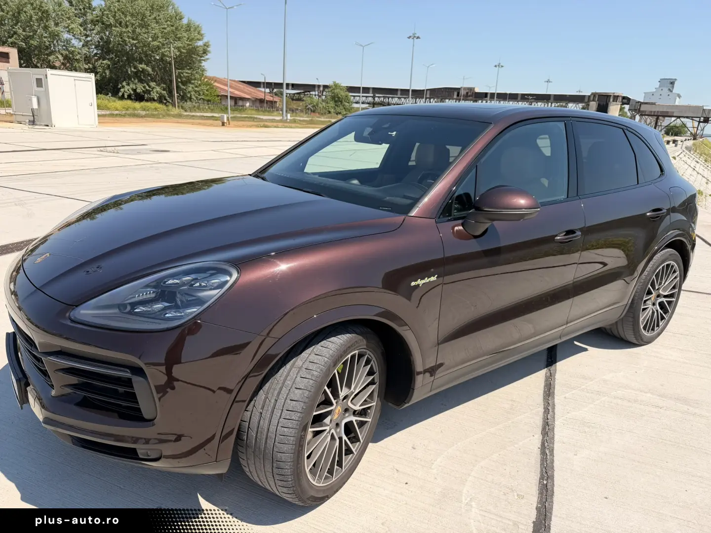 Porsche Cayenne E-Hybrid 462 CP   Peste 29.000 € Opționale