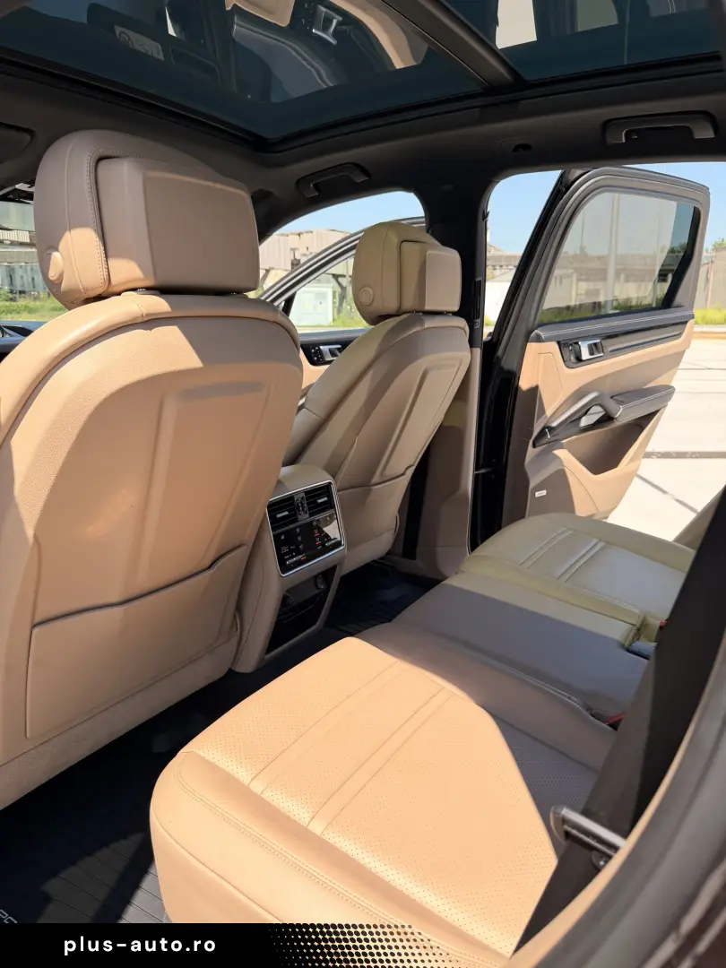 Porsche Cayenne E-Hybrid 462 CP   Peste 29.000 € Opționale