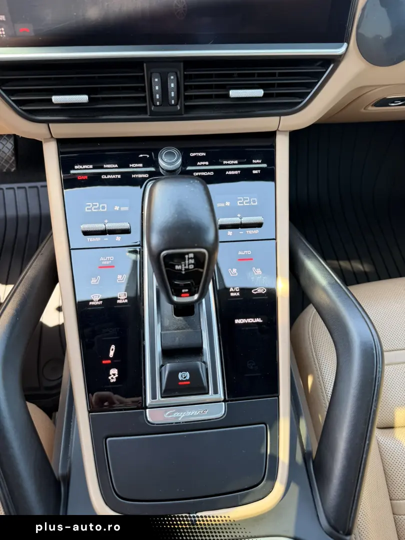Porsche Cayenne E-Hybrid 462 CP   Peste 29.000 € Opționale