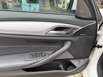 BMW 530d xDrive Tour AHK Standh. Laser h&k DA-Prof
