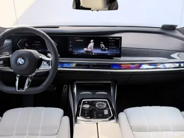 BMW 740d xDrive M Sport Pro Fond E. Innovation Froze
