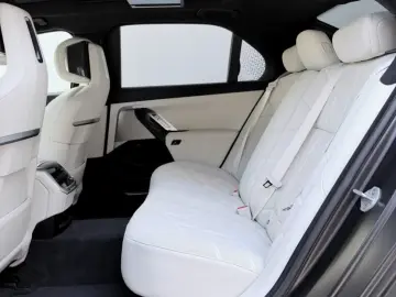 BMW 740d xDrive M Sport Pro Fond E. Innovation Froze
