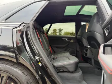 AUDI SQ8 4.0 TFSI QUATTRO   COMPETITION PLUS • CARBON