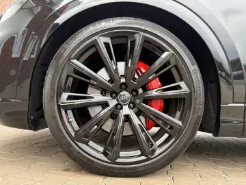 AUDI SQ8 4.0 TFSI QUATTRO   COMPETITION PLUS • CARBON