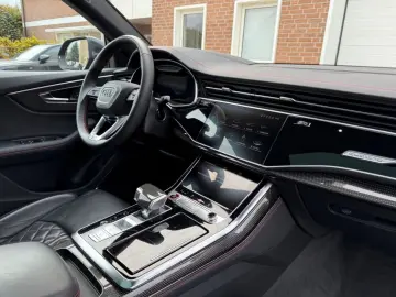 AUDI SQ8 4.0 TFSI QUATTRO   COMPETITION PLUS • CARBON