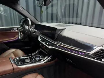 BMW X7 xDrive 40 d M Sport PRO SKY-LOUNGE 7-SITZE