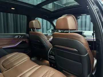 BMW X7 xDrive 40 d M Sport PRO SKY-LOUNGE 7-SITZE