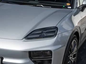 PORSCHE Macan Panorama Dachsystem Luftfederung 21 Zoll