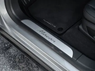 PORSCHE Macan Panorama Dachsystem Luftfederung 21 Zoll