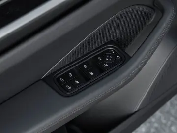 PORSCHE Macan Panorama Dachsystem Luftfederung 21 Zoll