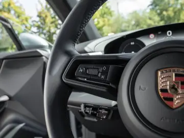 PORSCHE Macan Panorama Dachsystem Luftfederung 21 Zoll