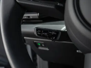 PORSCHE Macan Panorama Dachsystem Luftfederung 21 Zoll