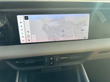 PORSCHE Macan 4  LUFT AHK KAMERA HUD MATRIX PANO 4x SHZ