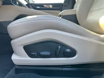 PORSCHE Macan 4  LUFT AHK KAMERA HUD MATRIX PANO 4x SHZ