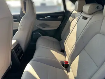 PORSCHE Macan 4  LUFT AHK KAMERA HUD MATRIX PANO 4x SHZ