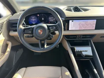 PORSCHE Macan 4  LUFT AHK KAMERA HUD MATRIX PANO 4x SHZ