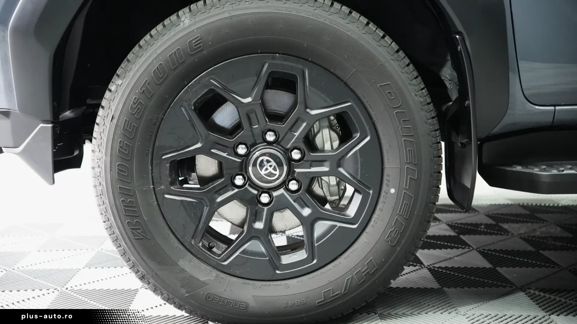 TOYOTA HILUX INVINCIBLE 2.8d AT MHEV MY26