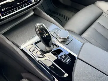 BMW 530d M Sport Pro SHD HUD MEMORY SITZBELÜFTUNG