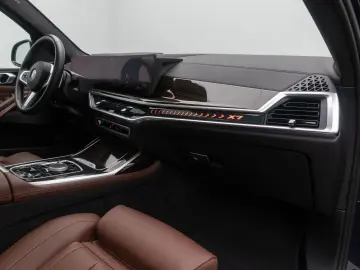 BMW X7 xD40d M Sport 360  SkyLounge