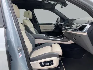 BMW X7 xDrive40d AHK 360