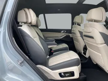 BMW X7 xDrive40d AHK 360