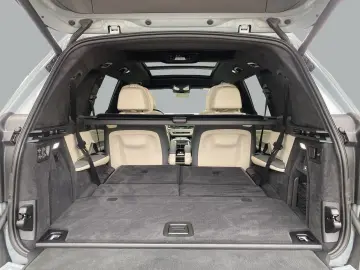 BMW X7 xDrive40d AHK 360