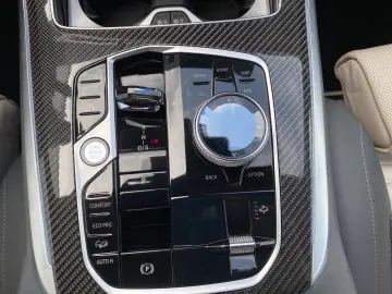 BMW X7 xDrive40d AHK 360