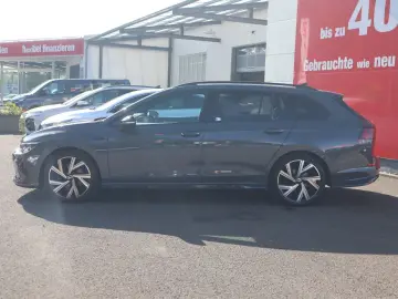VW Golf VIII Variant 2.0 TSI DSG R-Line ACC LED PDC