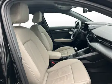 AUDI A3 Limousine 35 TFSI ;Navi Carplay Memory