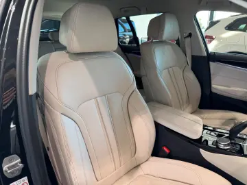 BMW 530i Luxury CockpitProf Memory Leder Kamera HUD