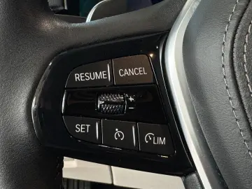 BMW 530i Luxury CockpitProf Memory Leder Kamera HUD