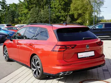 VW Golf VIII Variant 2.0 R-Line LED Navi ACC AHK