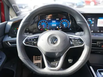 VW Golf VIII Variant 2.0 R-Line LED Navi ACC AHK