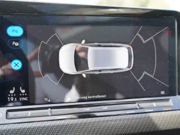 VW Golf VIII Variant 2.0 R-Line LED Navi ACC AHK