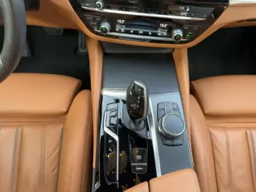 BMW 530 e Limo M-Sport Laser HUD 4-Z-Klima Leder Nav