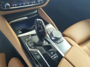 BMW 530e SAG M Sport 4xAC CAM PRIVACY AMBI HiFi LED