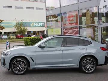 BMW X4 xDrive30d   M SPORT • LASERLIGHT • HUD • HARMAN
