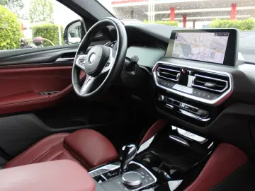 BMW X4 xDrive30d   M SPORT • LASERLIGHT • HUD • HARMAN