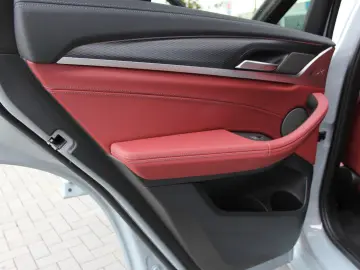 BMW X4 xDrive30d   M SPORT • LASERLIGHT • HUD • HARMAN