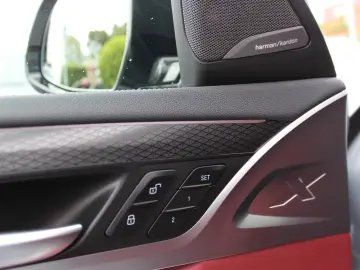 BMW X4 xDrive30d   M SPORT • LASERLIGHT • HUD • HARMAN