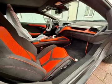 LAMBORGHINI REVUELTO PASSENGER 21 22-ALTENARO-WARRANTY 2029