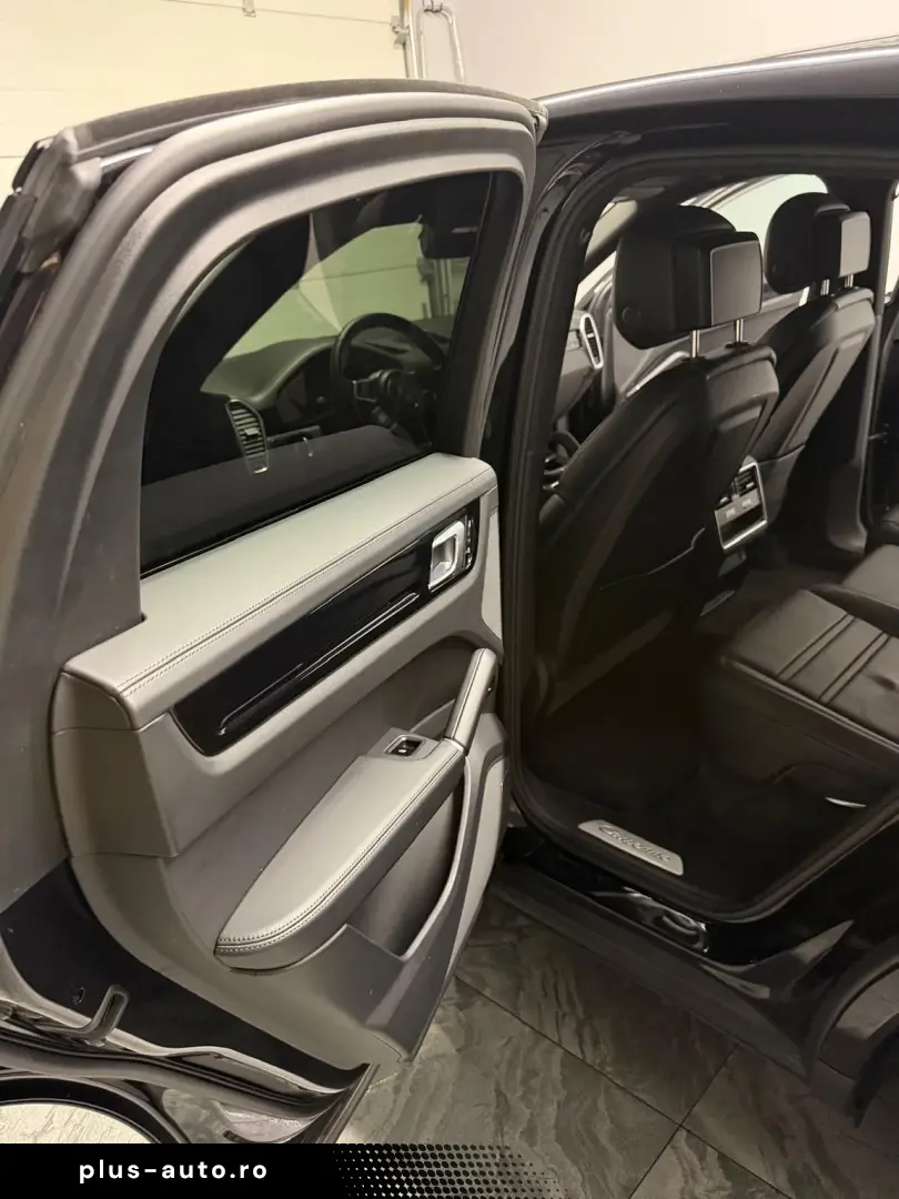 Porsche Cayenne Coupe 3.0 - HUD  360  Air Suspension  Pano