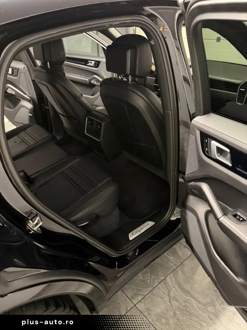Porsche Cayenne Coupe 3.0 - HUD  360  Air Suspension  Pano