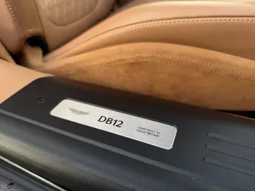 ASTON MARTIN DB12 V8  MwSt. ausw. Inspire Comfort