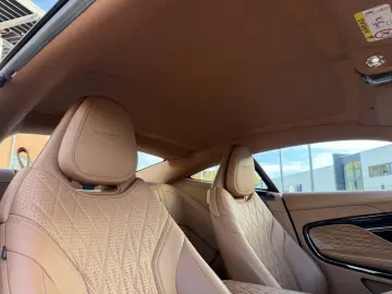 ASTON MARTIN DB12 V8  MwSt. ausw. Inspire Comfort