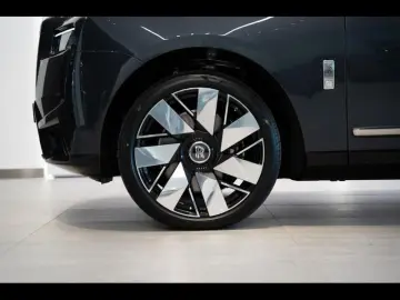 ROLLS ROYCE Cullinan Provenance 2 Year Warranty & Service