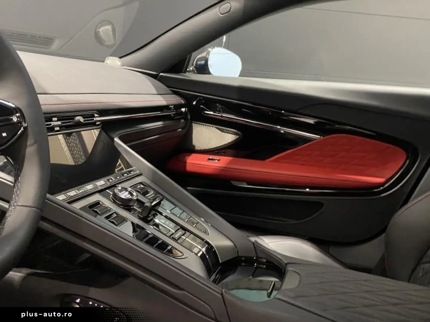 ASTON MARTIN DB12 DB12