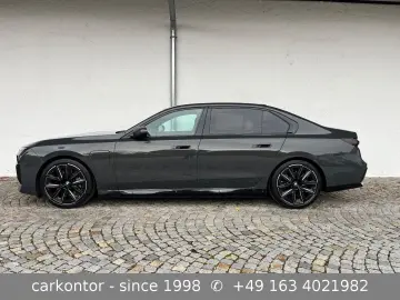 BMW 750e xDr.  MSPORTPAKET LOUNGE SEAT FOND EN TÜREN